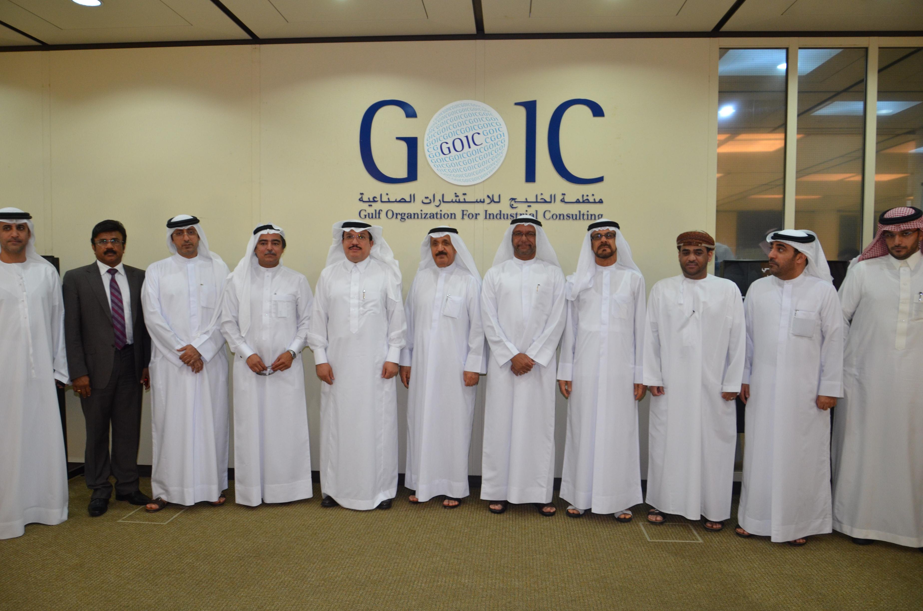 Secretary General and Sharjah Chamber Committee